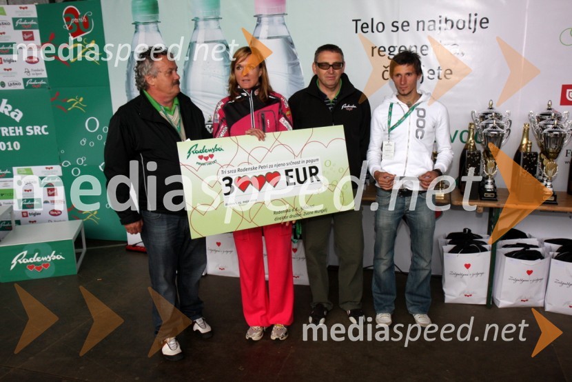 Zvonko Murgelj, direktor podjetja Radenska d.d., Petra Majdič, tekačica na smučeh, ... in Robert Kranjec, smučarski skakalec30. maraton Treh src