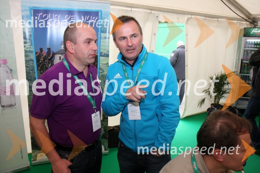 Marjan Hribar, direktor Direktorata za turizem pri Ministrstvu za gospodarstvo in Primož Ulaga, poslovni direktor nordijskih disciplin30. maraton Treh src