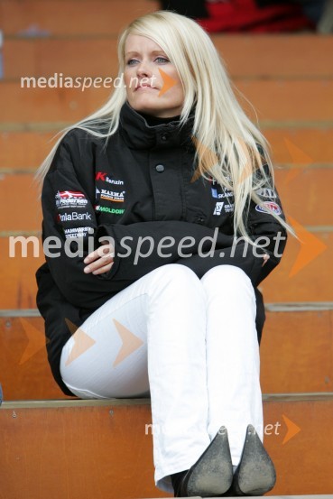 Anne Mette, žena Nickija Pedersena   
 
SPEEDWAY GRAND PRIX, VN Švedske 2006, trening