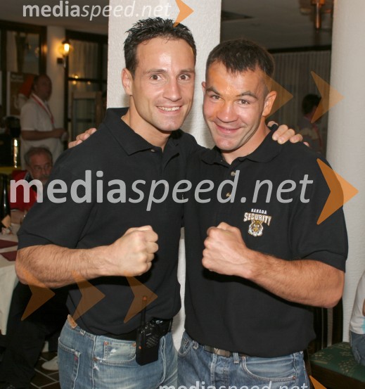 Varnostnika prireditve, Tomaž Barada, kickbokser in taekwondoist ter Dejan Zavec, boksar
Radio City 10. rojstni dan, koncert