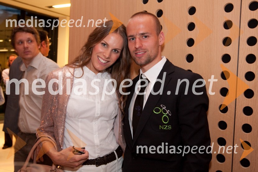 Mišo Brečko, nogometaš s spremljevalkoPredstavitev slovenske nogometne reprezentance