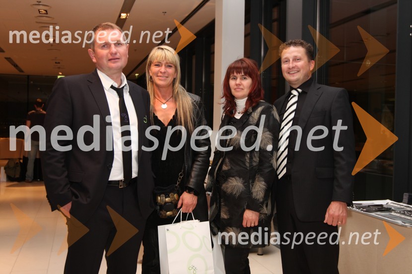 Matjaž Kek, selektor Slovenske nogometne reprezentance, soproga Goga, Danilo Steyer, vinogradništvo Steyer vina in soproga MagdaPredstavitev slovenske nogometne reprezentance