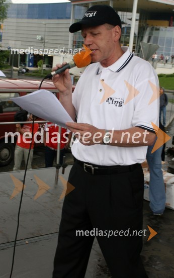 Rudi Kocbek, direktor plesne šole PingiMaturantska parada 2006, Maribor