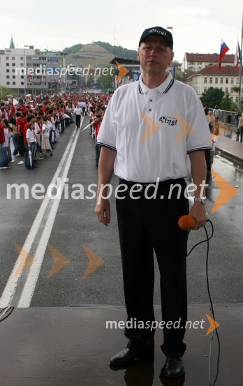 Rudi Kocbek, direktor plesne šole PingiMaturantska parada 2006, Maribor