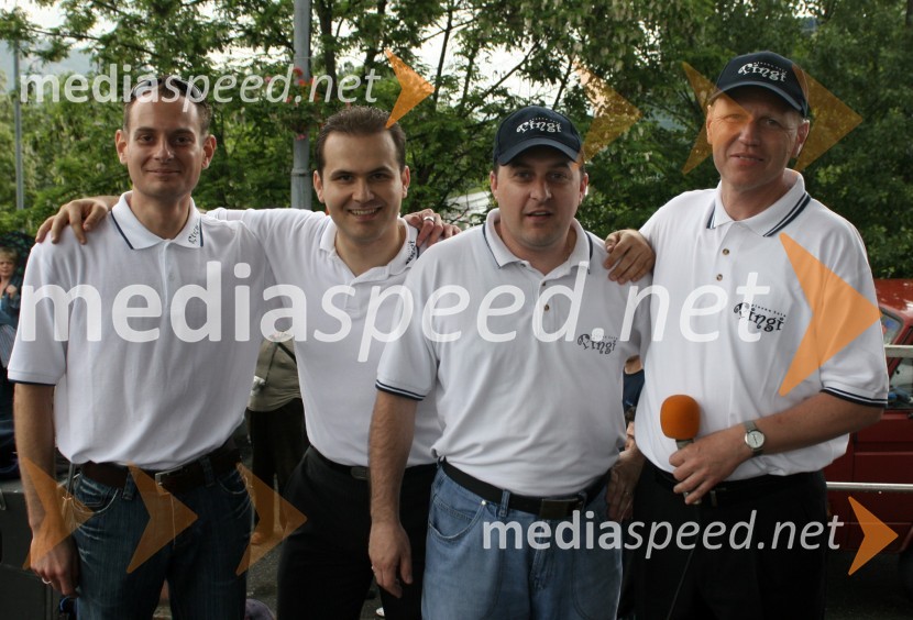 Ekipa plesne šole Pingi: Dejan Kolenc, plesni učitelj in sodnik, Uroš Kramar, plesni učitelj, Igor Žajdela, tehnični vodja in Rudi Kocbek, direktor plesne šole in plesni učiteljMaturantska parada 2006, Maribor