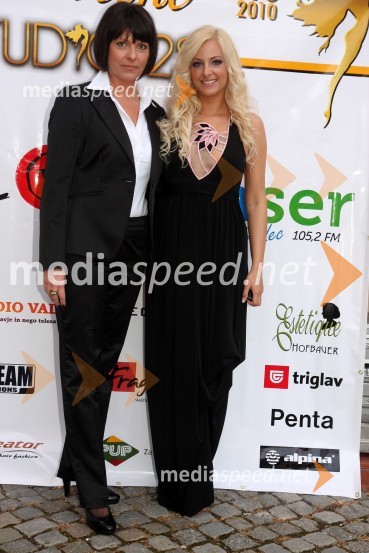 Miljana Hofbauer, lastnica salona Estetiq Hofbauer in Duška Stanišič, manekenka, direktorica modne agencije Studio 2s in organizatorka prireditve Miss KoroškeMiss Koroške 2010 je postala Sandra Skutnik