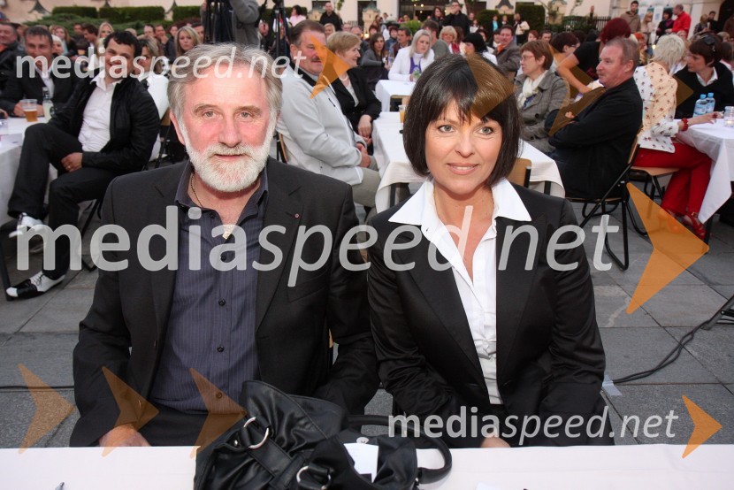 Matjaž Zanoškar, župan občine Slovenj Gradec in Miljana Hofbauer, lastnica salona Estetiq HofbauerMiss Koroške 2010 je postala Sandra Skutnik
