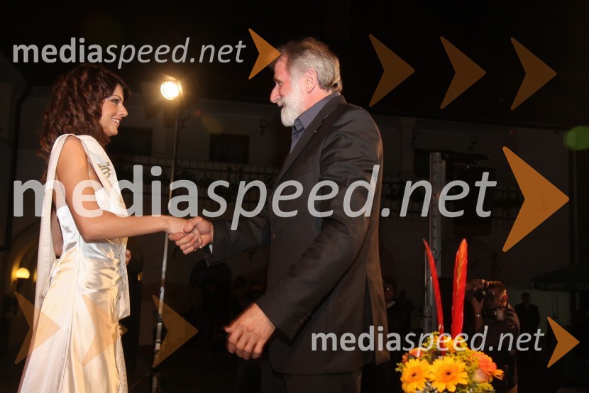 Tanja Volič, druga spremljevalka Miss Koroške 2010 in  Matjaž Zanoškar, župan občine Slovenj GradecMiss Koroške 2010 je postala Sandra Skutnik