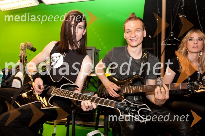 Anže Medved, Miha in SašaSlovenija ima talent, 4. polfinalna oddaja, novi finalistki sta: Maja Keuc in Tina Drole