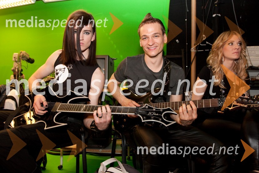 Anže Medved, Miha in SašaSlovenija ima talent, 4. polfinalna oddaja, novi finalistki sta: Maja Keuc in Tina Drole