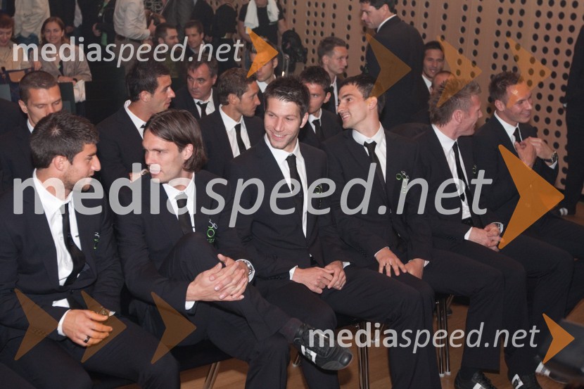 	Slovenska nogometna reprezentancaPredstavitev slovenske nogometne reprezentance