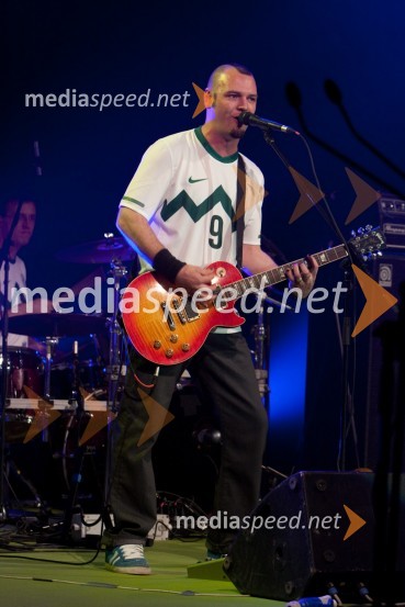 Tomi Meglič, pevec skupine SiddhartaPredstavitev slovenske nogometne reprezentance