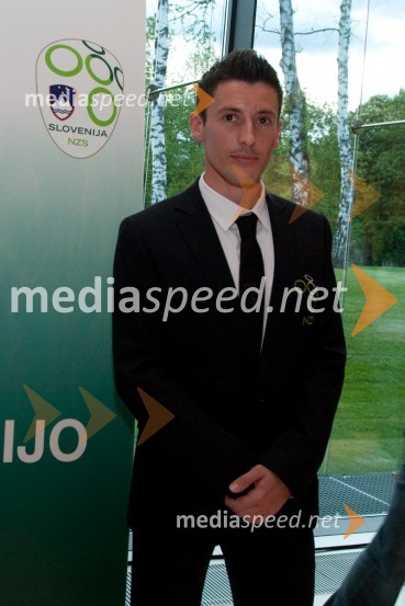 Robert Koren, nogometašPredstavitev slovenske nogometne reprezentance