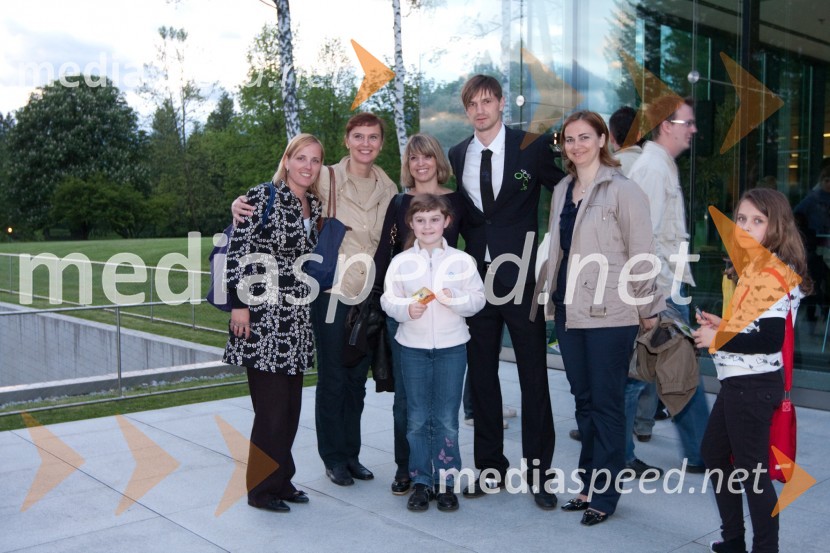 Milivoje Novakovič, nogometaš z oboževalciPredstavitev slovenske nogometne reprezentance