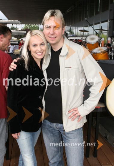 Jasmina Cafnik in Aleš Turnšek Turi, skupina Avia bandMaturantska parada 2006, Maribor