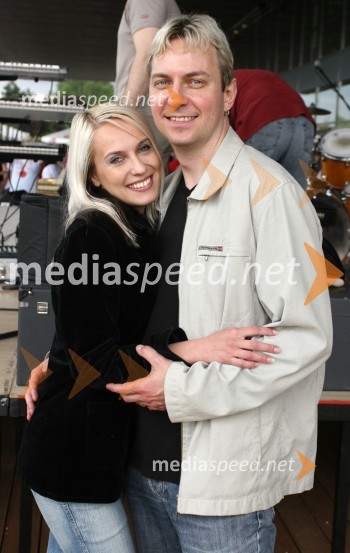 Jasmina Cafnik in Aleš Turnšek Turi, skupina Avia bandMaturantska parada 2006, Maribor