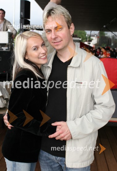 Jasmina Cafnik in Aleš Turnšek Turi, skupina Avia bandMaturantska parada 2006, Maribor