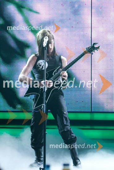 Anže MedvedSlovenija ima talent, 4. polfinalna oddaja, novi finalistki sta: Maja Keuc in Tina Drole