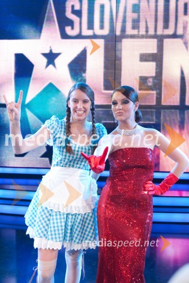 Tina Drole in Maja KeucSlovenija ima talent, 4. polfinalna oddaja, novi finalistki sta: Maja Keuc in Tina Drole