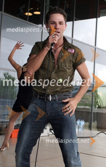 Sebastian, pevecMaturantska parada 2006, Maribor