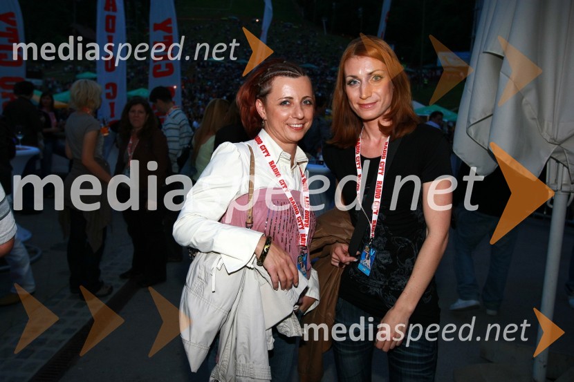 Sabina Podkrižnik, direktorica sektorja za trženje Pošte Slovenije in Ana Sešek Kuntu, namestnica direktorice sektorja za trženje Pošta Slovenije15. obletnica Radia City, koncert