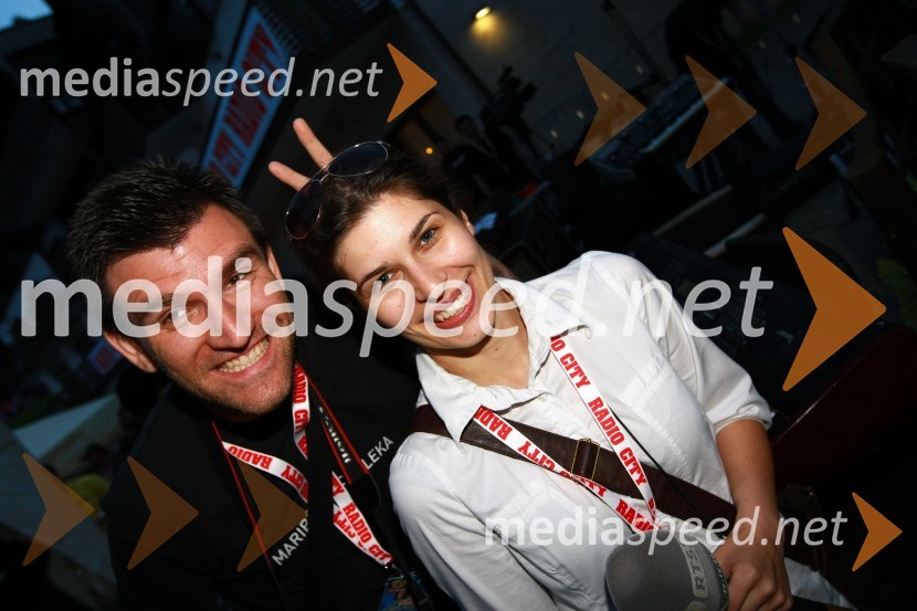 Marko Pigac, fotograf in Natalija Bratkovič, voditeljica na RTS15. obletnica Radia City, koncert