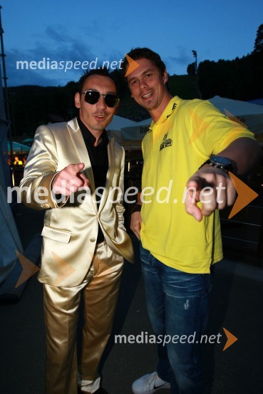 Tadej Toš, igralec ter Boštjan Bračič, pevec skupine Invite in moderator Radia City15. obletnica Radia City, koncert