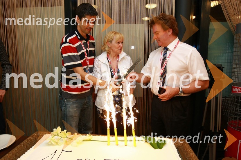 Bor Greiner, odgovorni urednik Radia City, Andreja Ročnik in Mišo Hölbl, direktor in lastnik radia City15. obletnica Radia City, koncert