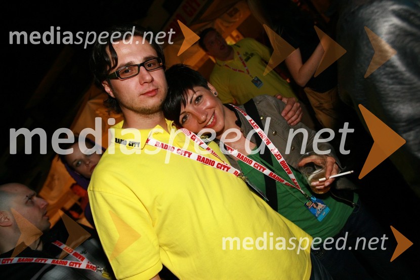Aljaž Mejal, novinar Radia City in Urška Zaveršnik15. obletnica Radia City, koncert