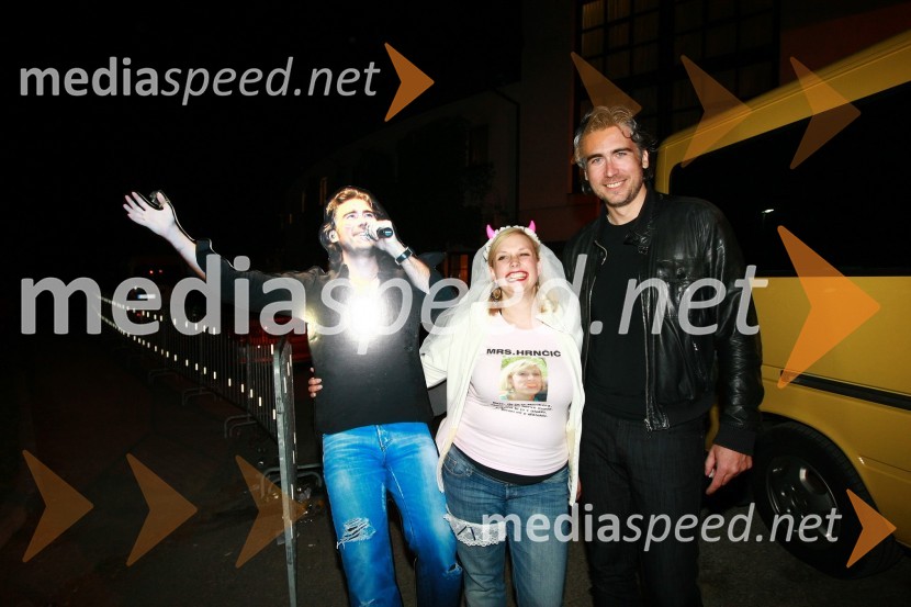 Jan Plestenjak, pevec in oboževalka Urška Gomboc, kmalu Hrnčič15. obletnica Radia City, koncert