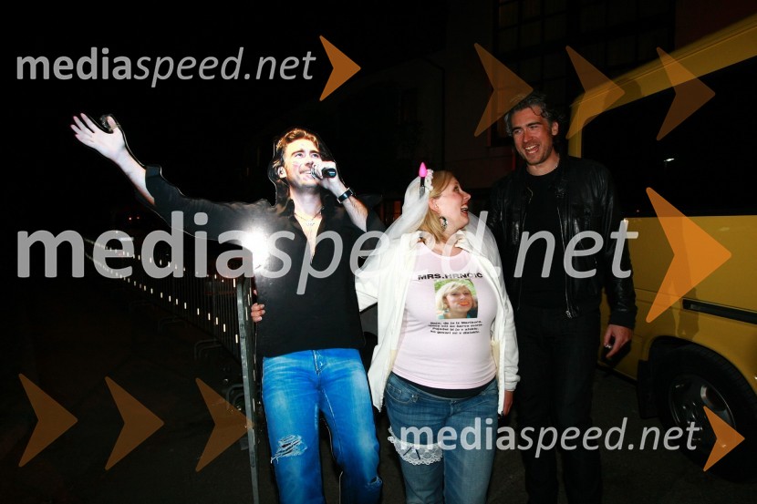 Jan Plestenjak, pevec in oboževalka Urška Gomboc, kmalu Hrnčič15. obletnica Radia City, koncert