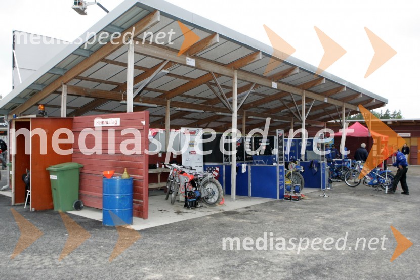 Boksi Smedstadion, EskilstunaSPEEDWAY GRAND PRIX, VN Švedske 2006, trening