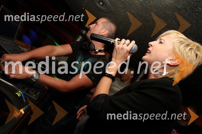 DJ Sylvain in Lara Love, pevkaCollegiumov summer break party s Sylvainom in Laro love, diskoteka Yucatan