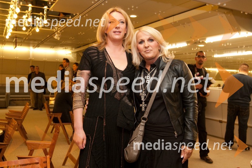 Urška Alič Flajnik, direktorica Špas Teatra in Alenka Godec, pevkaDo nazga, premiera - koga je slekel Matjaž Pograjc?