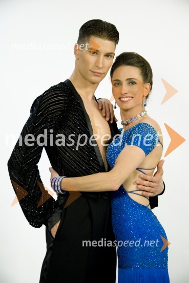 Miha Vodičar in Alenka Tetičkovič, zmagovalca oddaje Zvezde plešejoZvezde plešejo, finale, kdo je osvojil Slovence - Alenka Tetičkovič ali Saša Krajnc