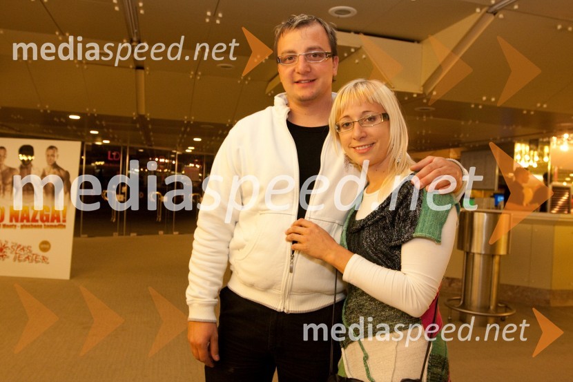 Mitja Hojak, čevljarstvo Mihoya in punca Katarina Štular, novinarka revije ObraziDo nazga, premiera - koga je slekel Matjaž Pograjc?