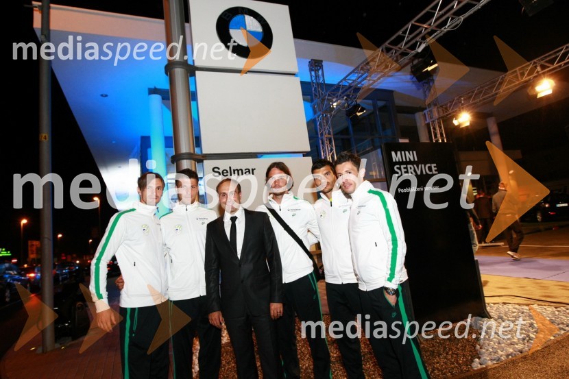 Milivoje Novakovič in Boštjan Cesar, člana slovenske nogometne reprezentance, Uroš Seles, direktor BMW Selmar d.o.o., Marko Šuler, Aleksandar Radosavljevič ter Robert Koren, člani slovenske nogometne reprezentanceOdprtje najsodobnejšega BMW salona Selmar Maribor