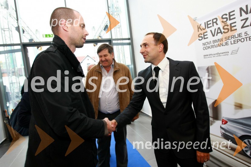 Mitja Sagaj, urednik avtomobilizma pri časniku Večer in Uroš Seles, direktor BMW Selmar d.o.o.Odprtje najsodobnejšega BMW salona Selmar Maribor