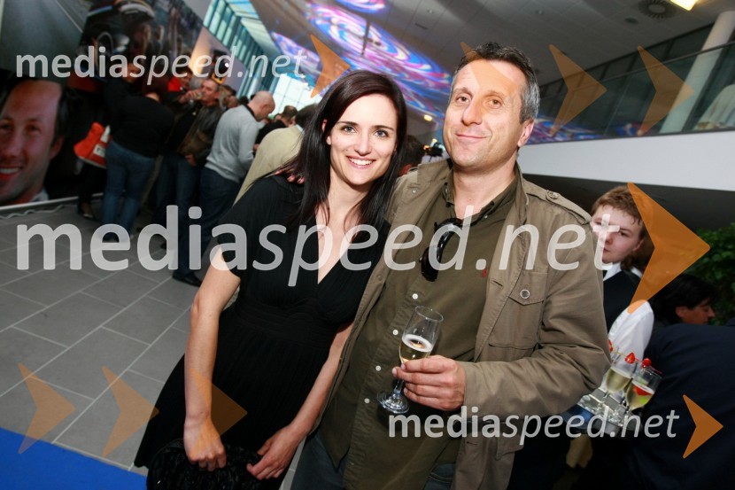 Gordana Kisilak, predstavnica za odnose z javnostmi BMW Group Slovenija in Miran AlišičOdprtje najsodobnejšega BMW salona Selmar Maribor