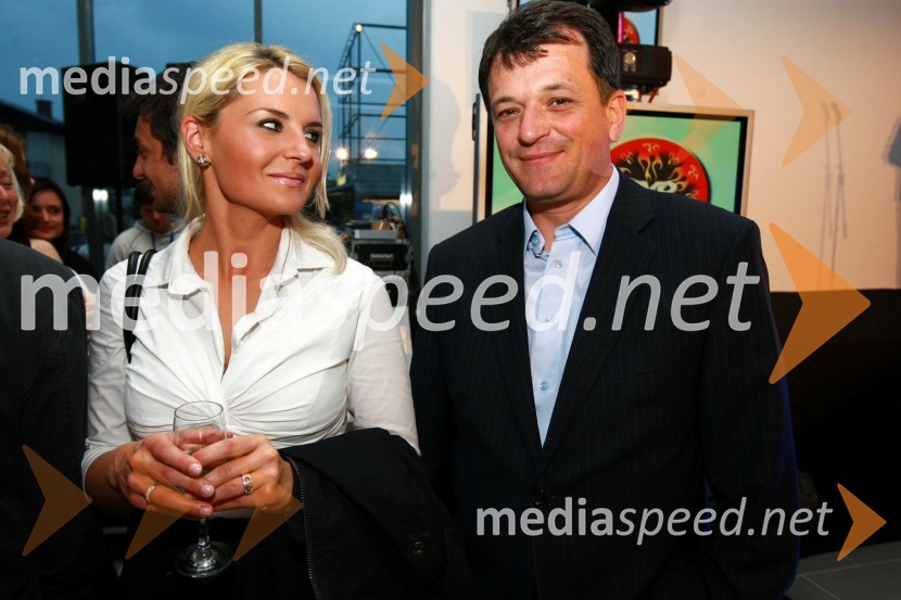 Gregor Jager, podjetnik ter njegova spremljevalkaOdprtje najsodobnejšega BMW salona Selmar Maribor