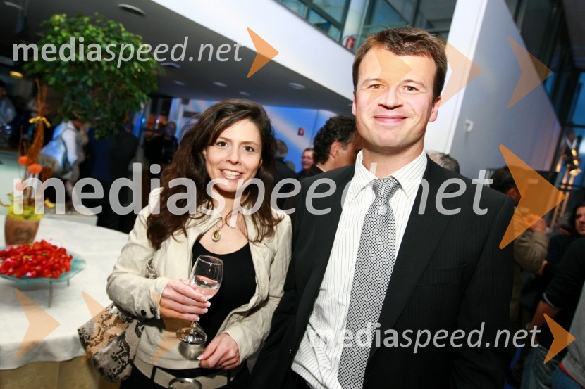 Mag. Maja Tomanič Vidovič, Javni sklad RS za podjetništvo, direktorica in njen soprog Boštjan VidovičOdprtje najsodobnejšega BMW salona Selmar Maribor