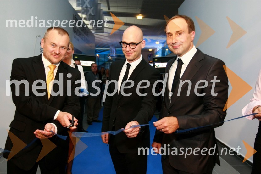 Franc Kangler, župan Mestne občine Maribor, Miha Ažman, generalni direktor BMW Group Slovenija in Uroš Seles, direktor BMW Selmar d.o.o.Odprtje najsodobnejšega BMW salona Selmar Maribor