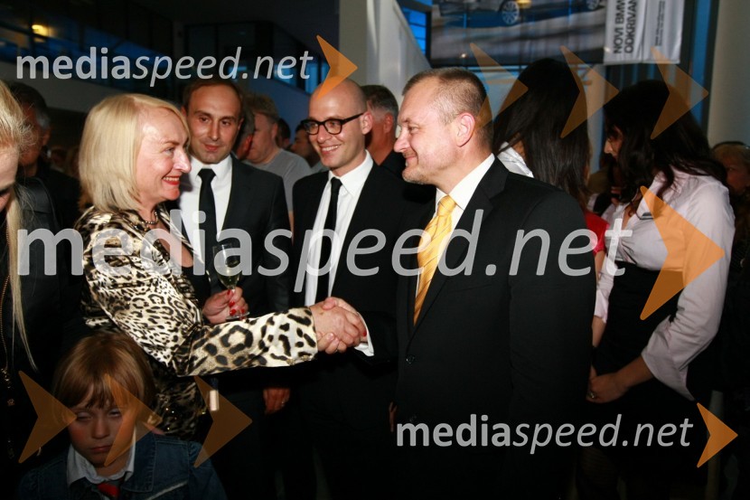 Marjana Seles ustanoviteljica in solastnica podjetja Selmar d.o.o.
in Franc Kangler, župan Mestne občine MariborOdprtje najsodobnejšega BMW salona Selmar Maribor