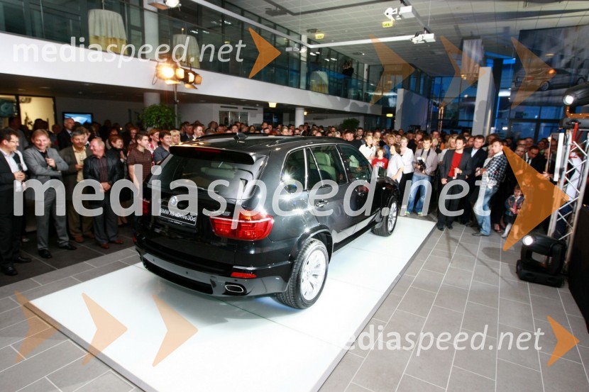 BMW X5 xDrive30dOdprtje najsodobnejšega BMW salona Selmar Maribor