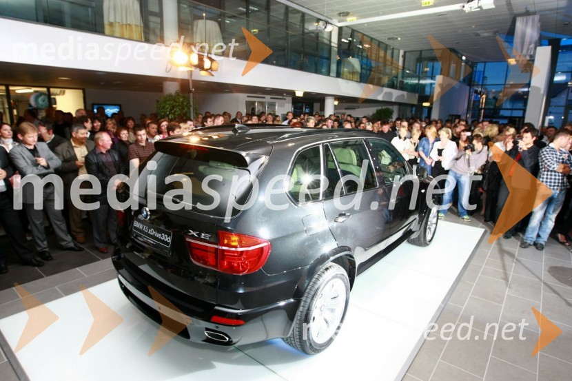 BMW X5 xDrive30dOdprtje najsodobnejšega BMW salona Selmar Maribor