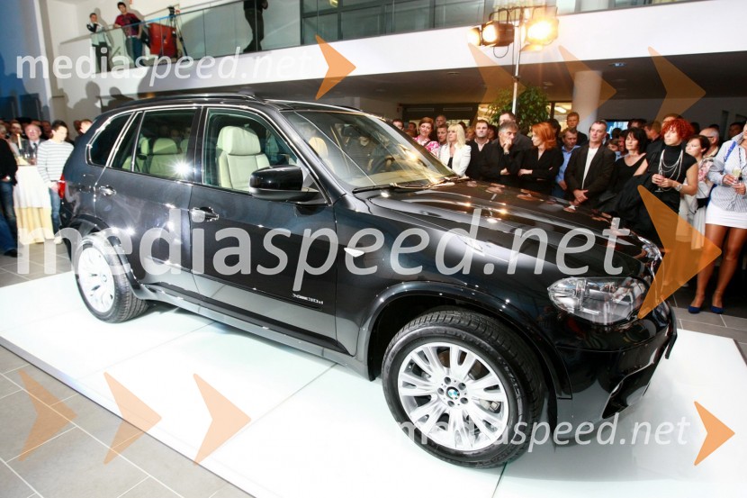 BMW X5 xDrive30dOdprtje najsodobnejšega BMW salona Selmar Maribor