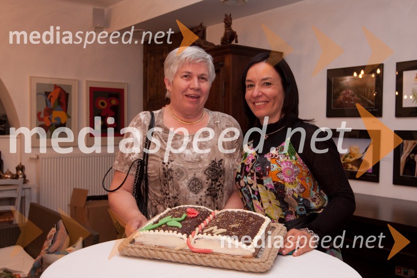 Marija Hvala, kuharica in Mateja Jordovič Potočnik, fotografinjaKulinarična potepanja - otvoritev fotografske razstave Mateje Jordovič  Potočnik