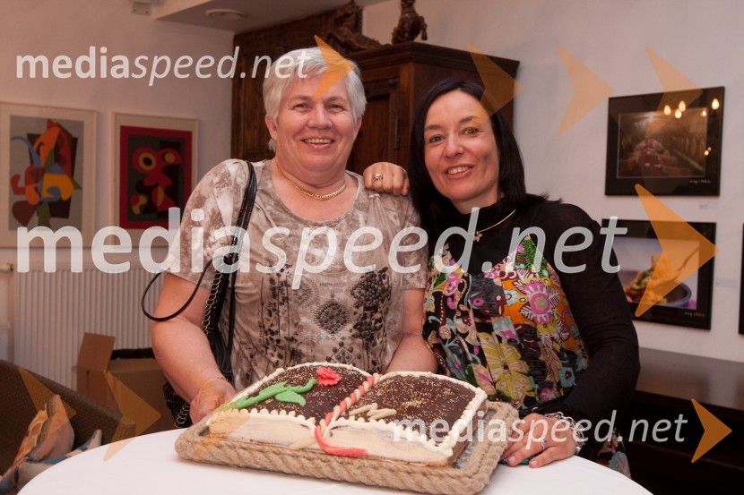 Marija Hvala, kuharica in Mateja Jordovič Potočnik, fotografinjaKulinarična potepanja - otvoritev fotografske razstave Mateje Jordovič  Potočnik