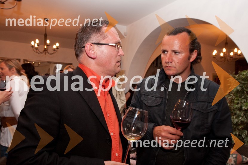 Janez Bratož, kuhar in Vasja Čotar, vinarKulinarična potepanja - otvoritev fotografske razstave Mateje Jordovič  Potočnik