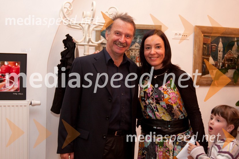 Rado Radetič, direktor Centra za socialno delo Šiška in Mateja Jordovič Potočnik, fotografinjaKulinarična potepanja - otvoritev fotografske razstave Mateje Jordovič  Potočnik